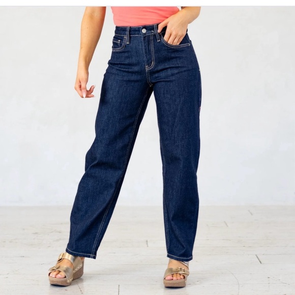 Lovervet Denim - Lovervet By Vervet Divinity High Rise Slim Barrel Jeans in Dark Rinse. 27 / 5
